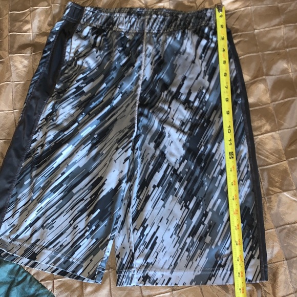 Nike Dry Fit Basketball Shorts-Large (Boys) - Picture 5 of 6